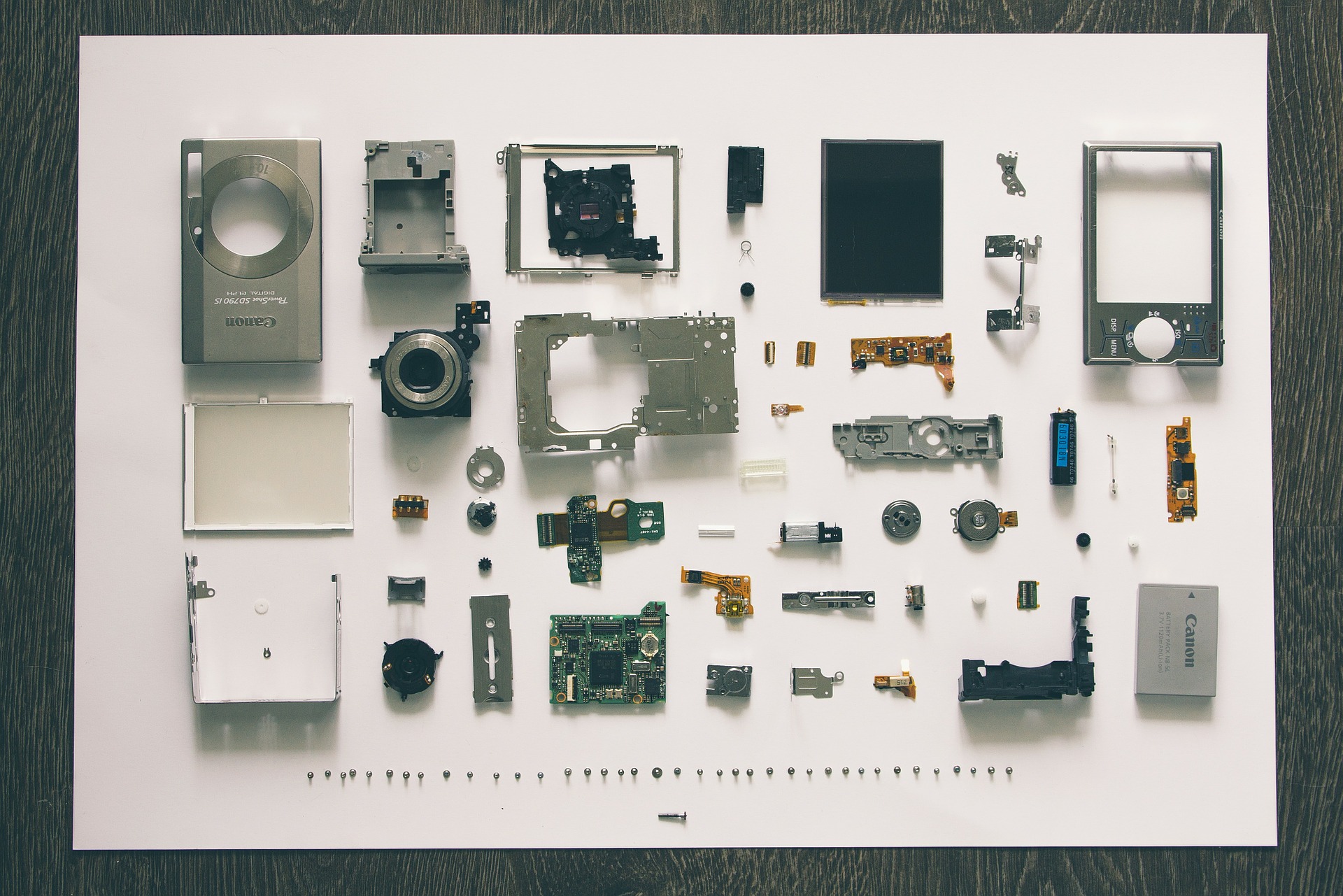 La microélectronique est partout : dans nos portables, appareils photos, objets connectés. Où sera-t-elle demain ?