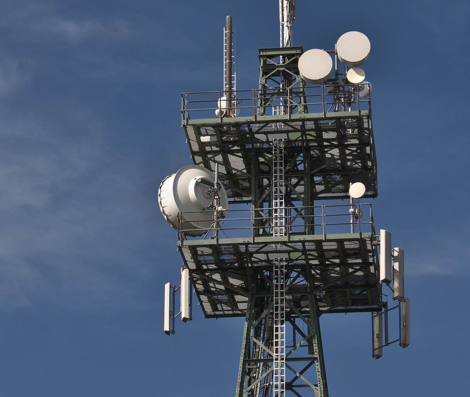 Une dossier 5G, pollution numérique